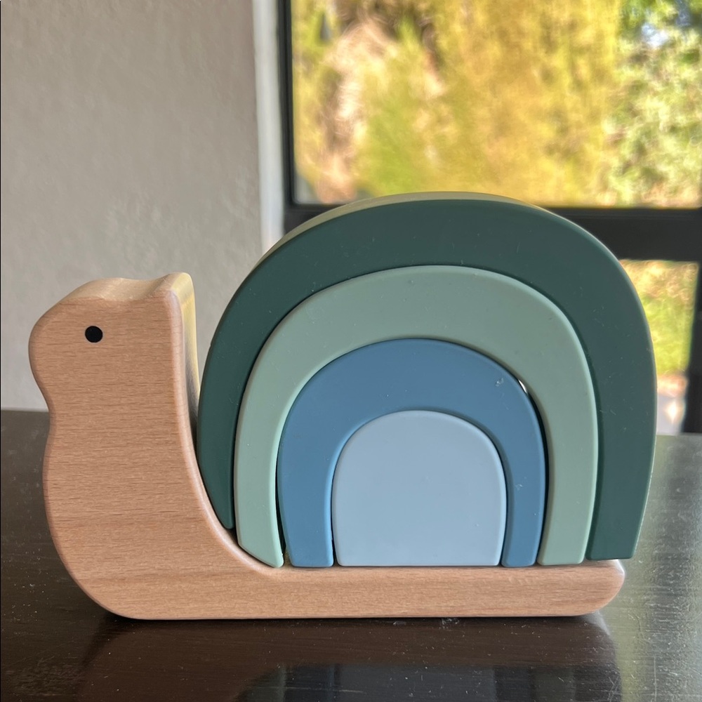 Wooden Snail Puzzle - Blue and Green